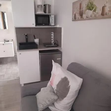 Studette Centre Historique Refait A Neuf 2022 Apartman Fréjus