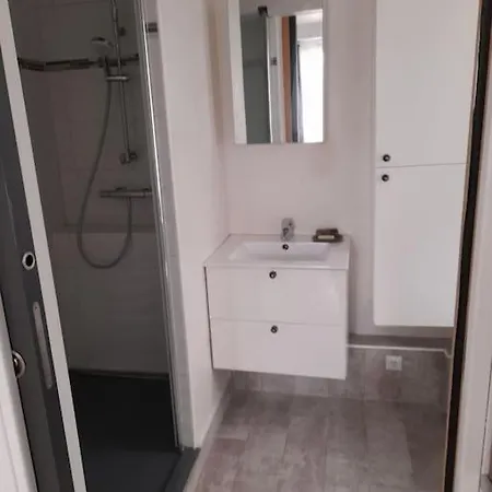 Apartman Studette Centre Historique Refait A Neuf 2022 Fréjus